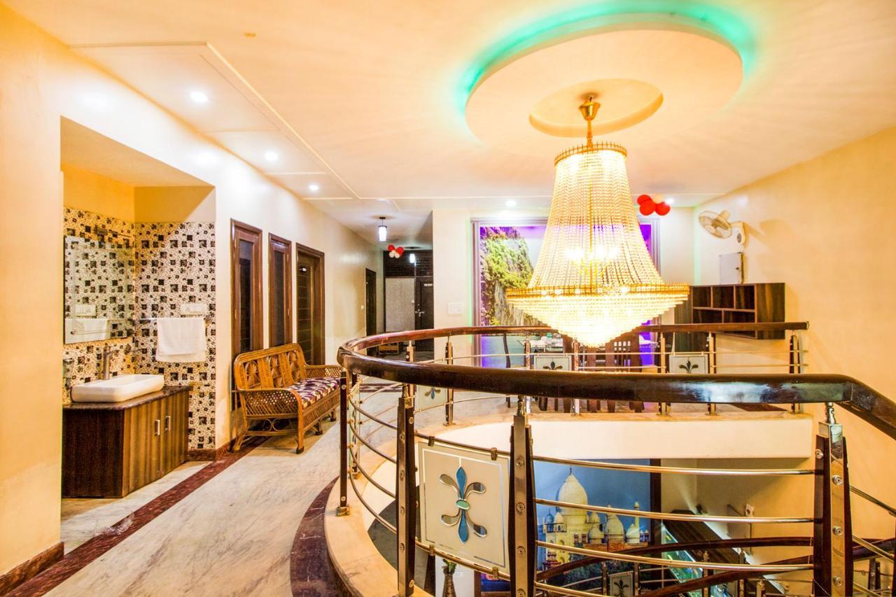 Fabhotel Plus Maniram Palace Агра Экстерьер фото