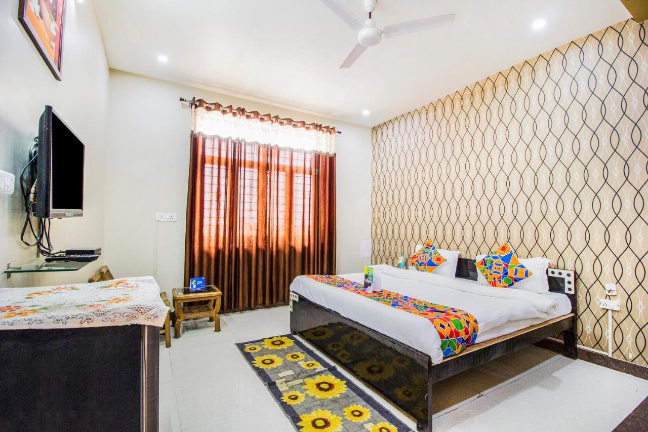 Fabhotel Plus Maniram Palace Агра Экстерьер фото