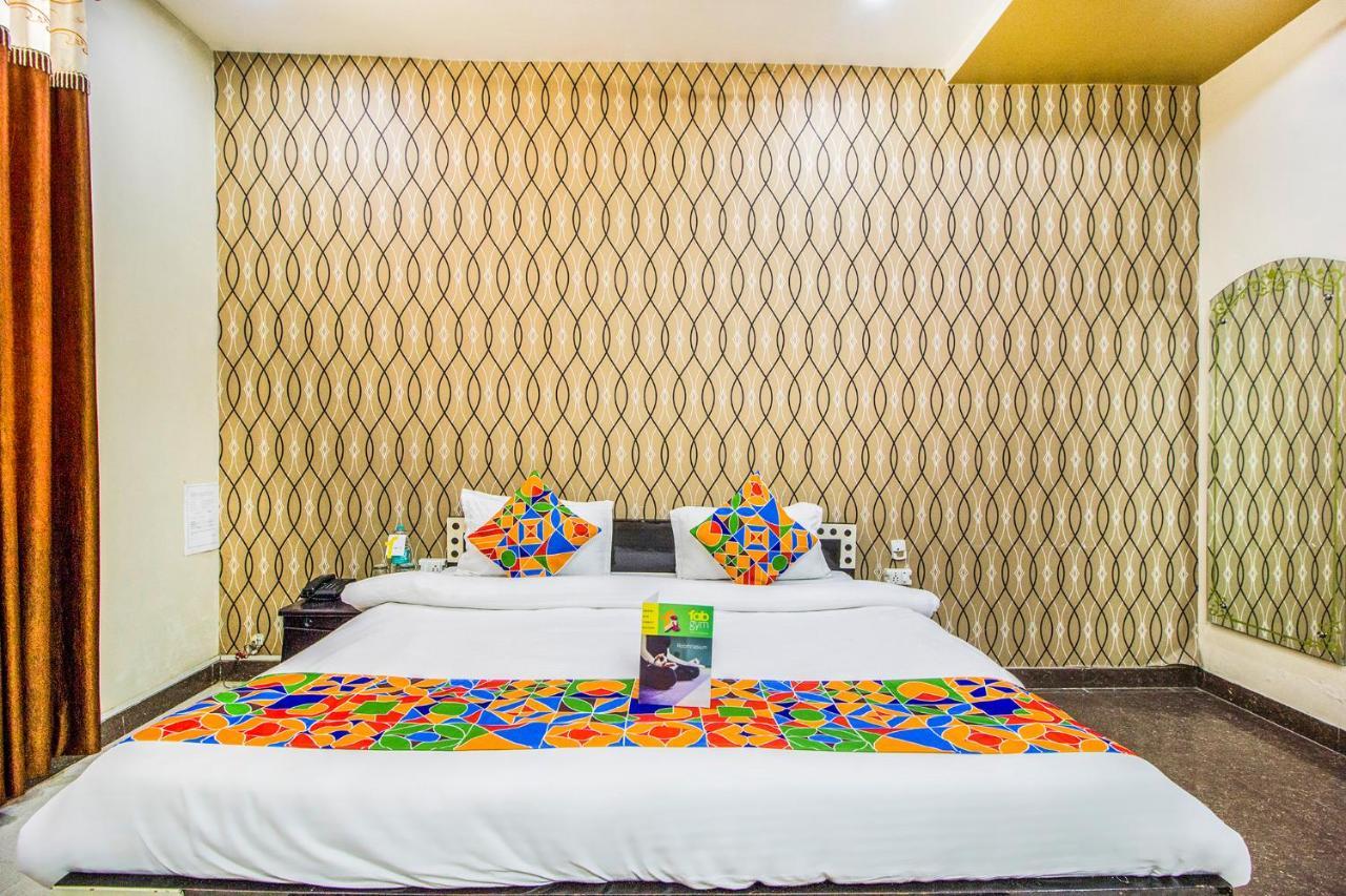 Fabhotel Plus Maniram Palace Агра Экстерьер фото