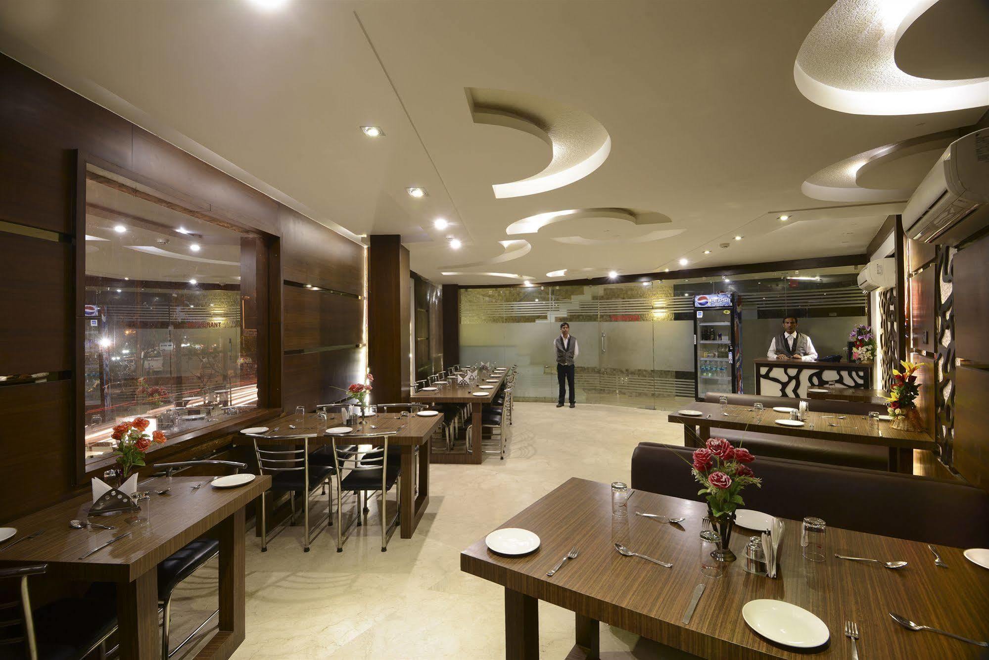 Fabhotel Plus Maniram Palace Агра Экстерьер фото