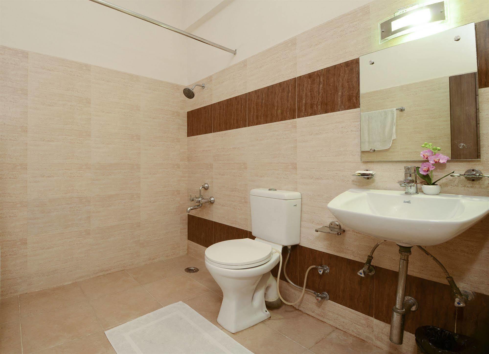 Fabhotel Plus Maniram Palace Агра Экстерьер фото