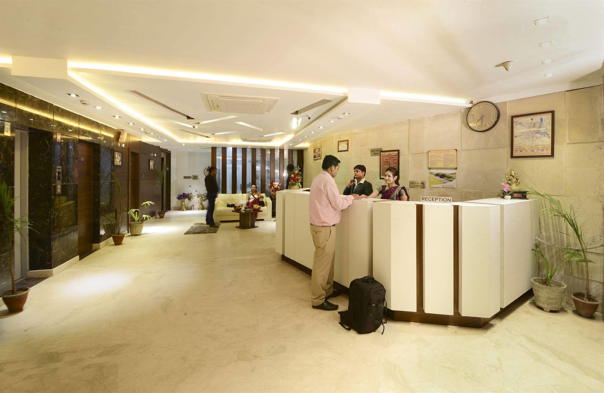 Fabhotel Plus Maniram Palace Агра Экстерьер фото